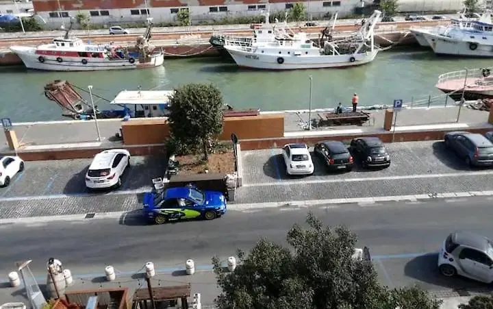 Fishing Harbour Loft Apartment Fiumicino